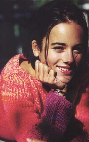 alizee_12x.jpg